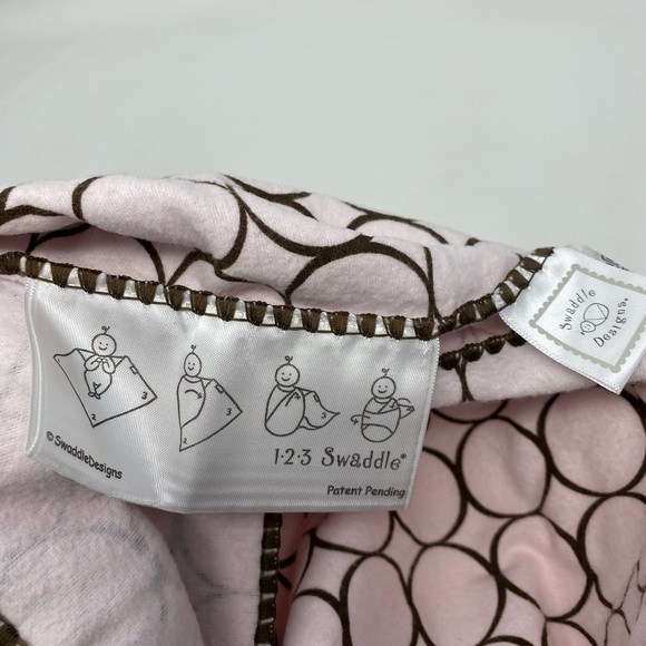 NWOT - Swaddle Me Baby Girl Blanket - Picture 3 of 4